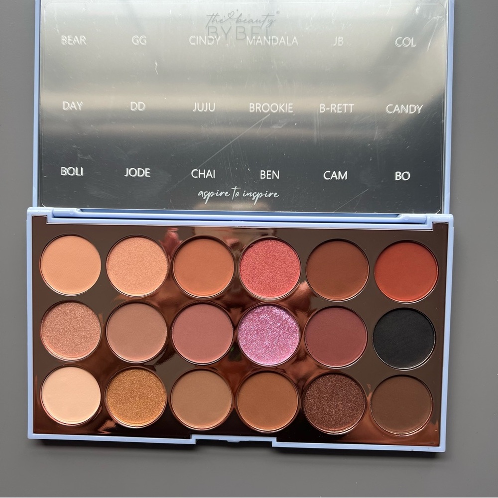 OG Palette Colorful Eyeshadow